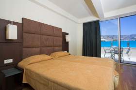 Look-Voyages-Grece-Athenes-Arion_(5)